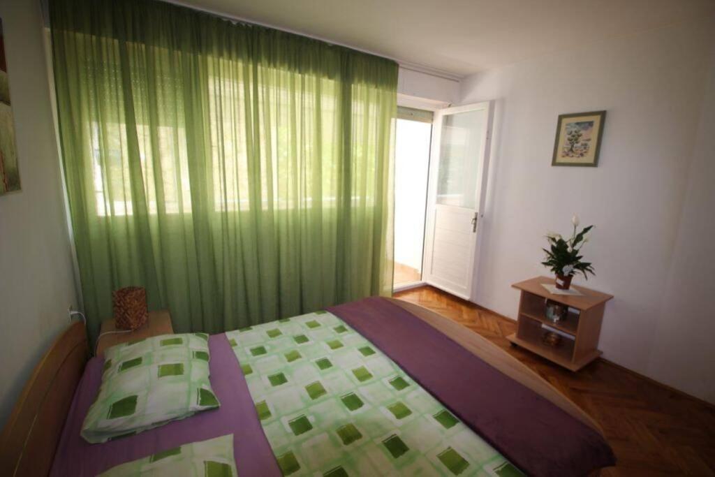 Old City/Beach 13 Minutes Away, Parking, For 4 Сплит Екстериор снимка